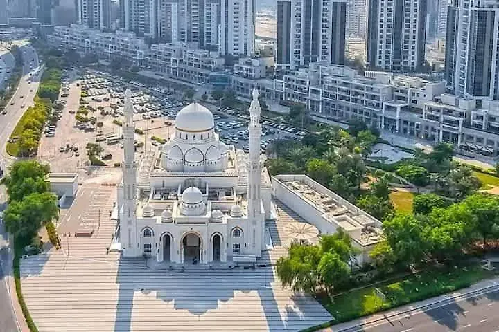 Incredible Downtown Location Apartment Dubai