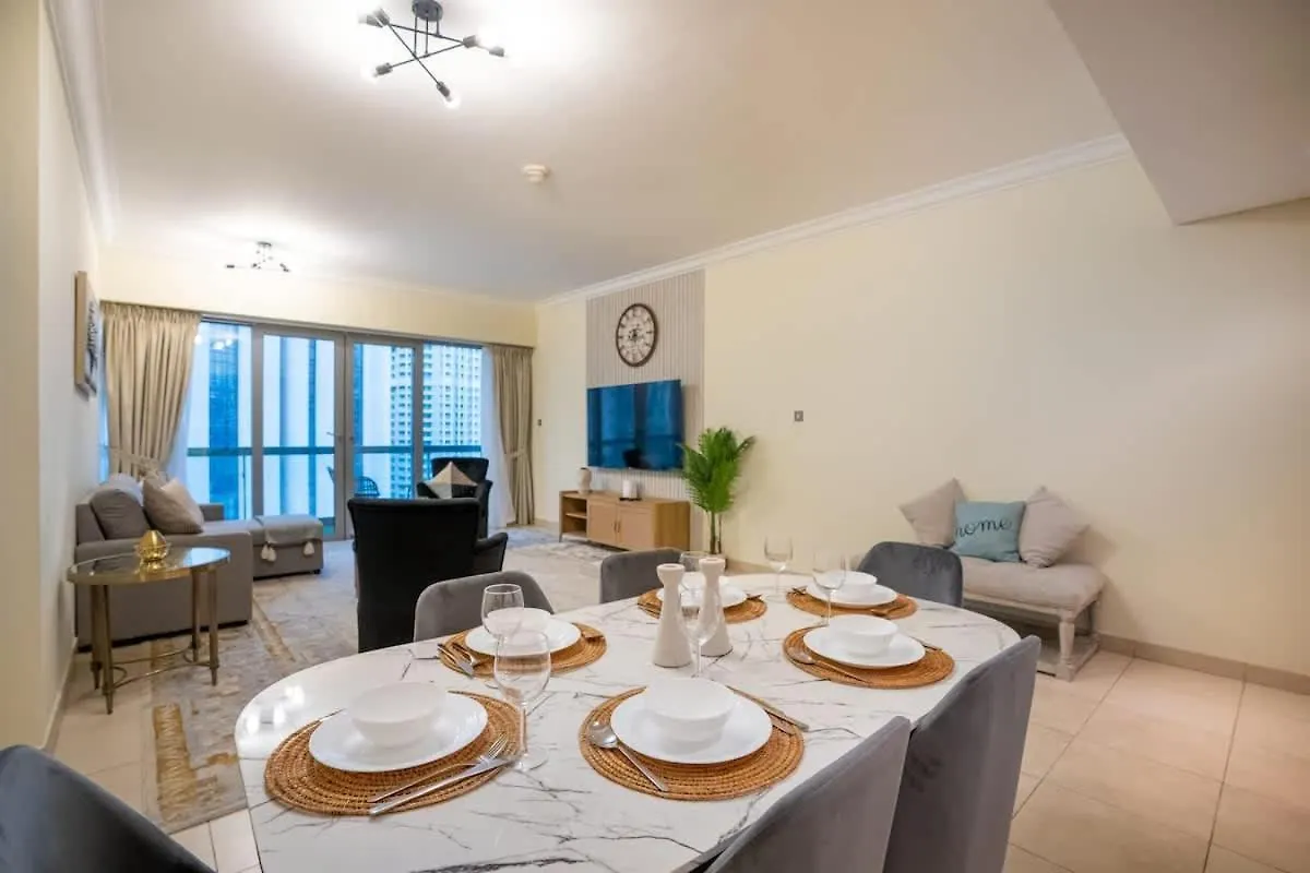 Incredible Downtown Location Apartment Dubai