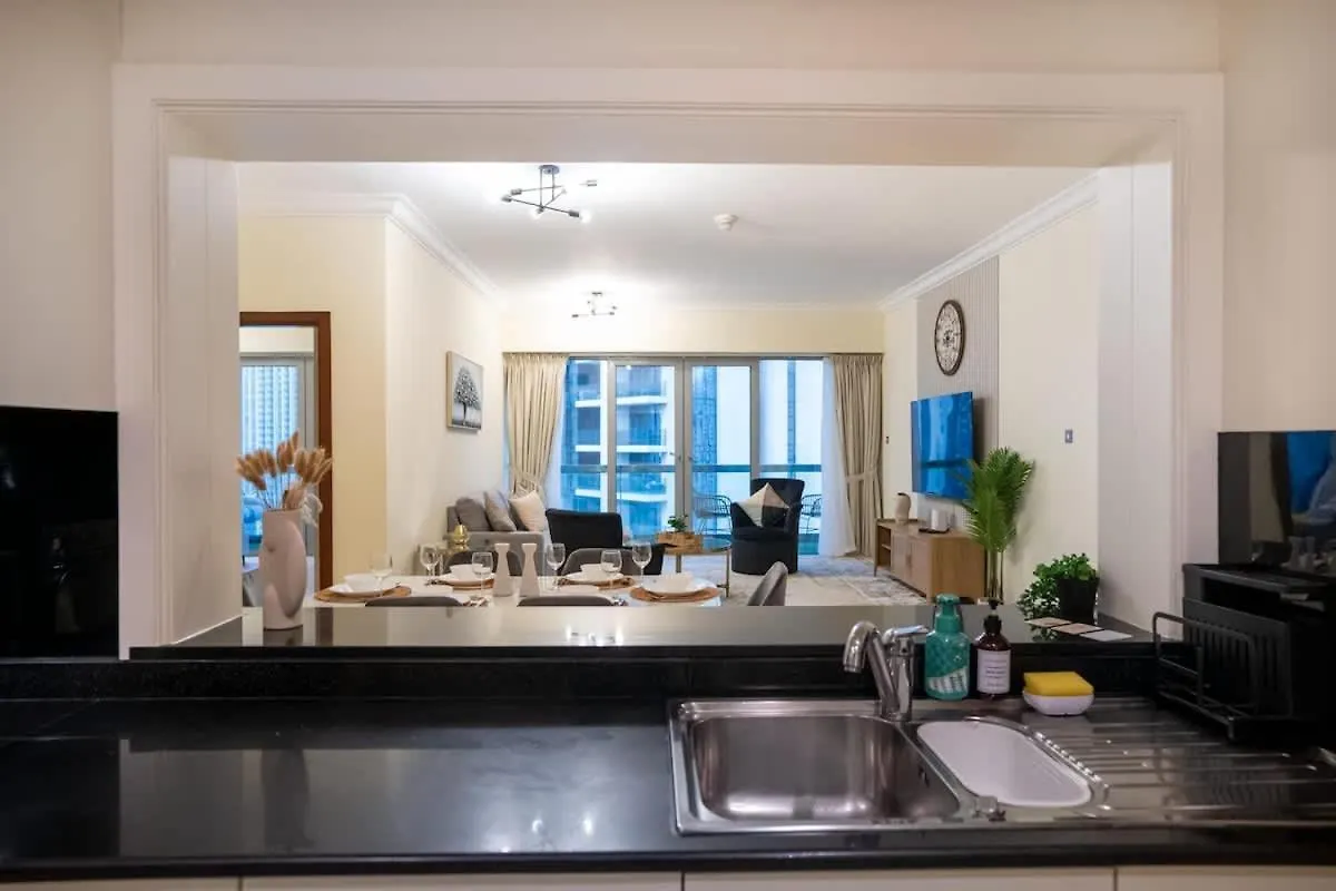 Incredible Downtown Location Apartment Dubai