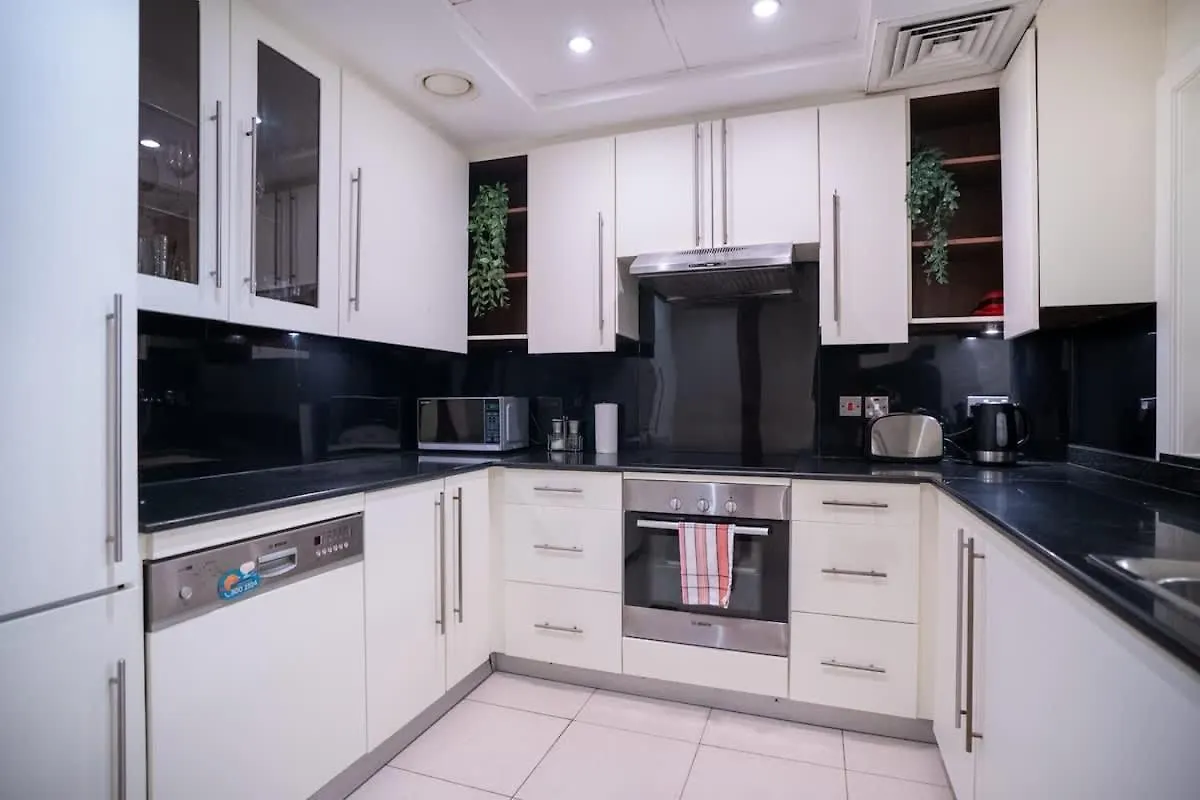 Incredible Downtown Location Apartment Dubai