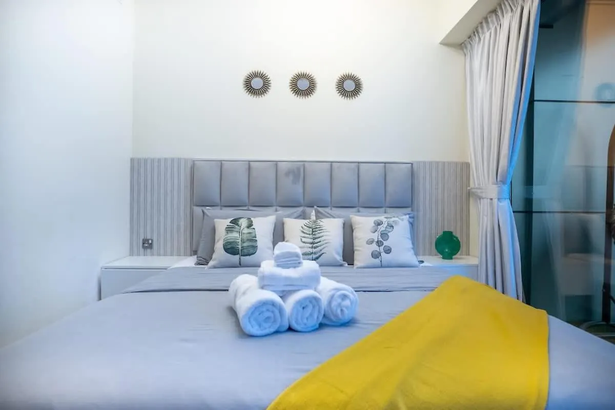 Incredible Downtown Location Apartment Dubai