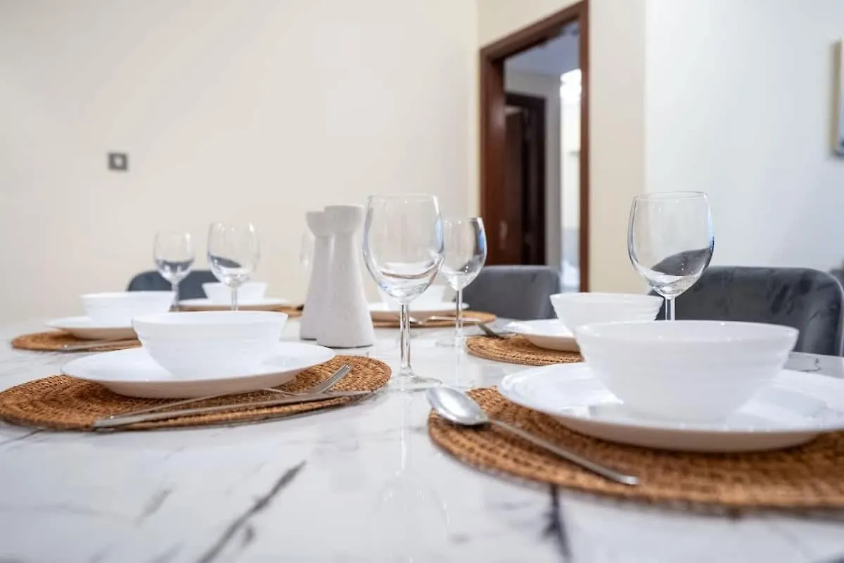 Incredible Downtown Location Apartment Dubai
